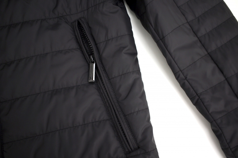 МУЖСКАЯ ОДЕЖДА ВЕТРОВКИ Мужская демисезонная куртка с двумя  боковыми и  двумя внутренними карманами М черный полиэстер 62SS7790M Black VIVACANA
